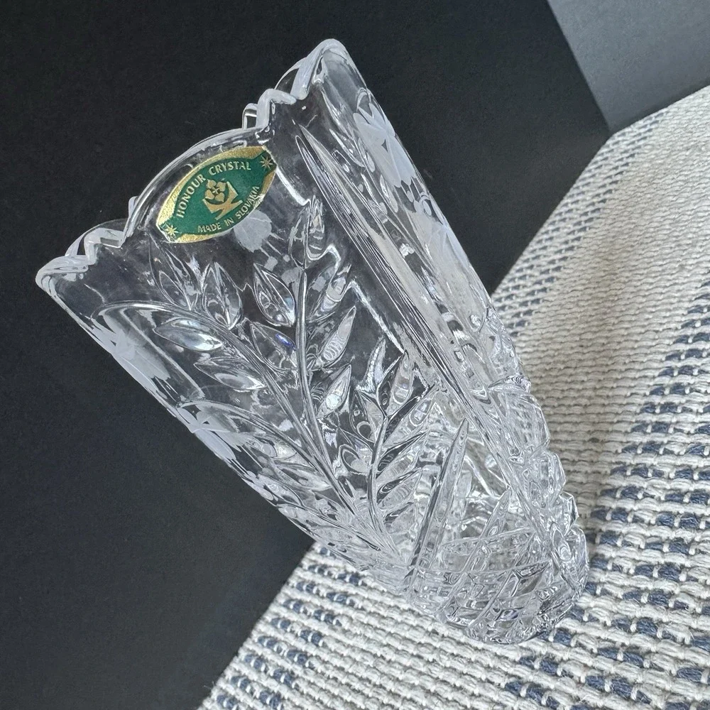 Honour Crystal ~ Hand Cut Crystal Made In Slovakia ~ Glass Vase 7.5 In Tall